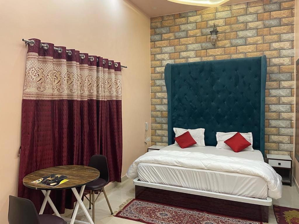 Hotel Ankit Near Assi Ghat Waranasi Zewnętrze zdjęcie